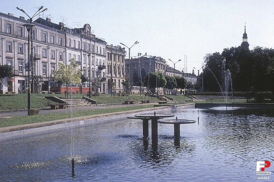 Piotrkowska Krzywda powstała na krzywdzie. Jaką historię ma park w środku miasta? [FOTO] - Zdjęcie główne