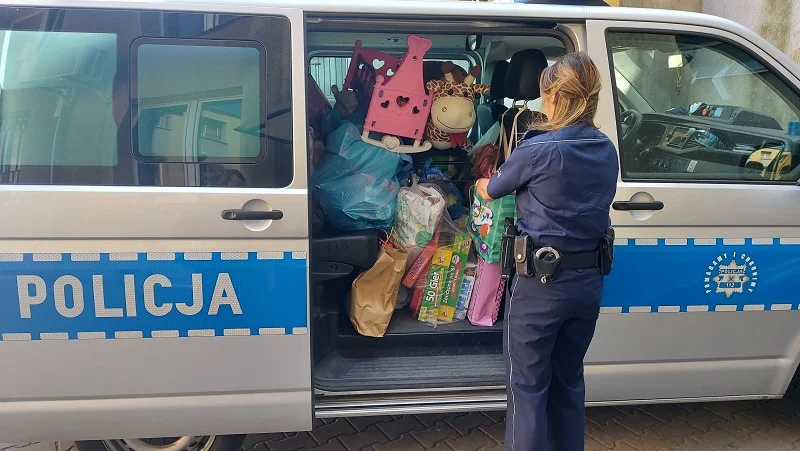Policjantka z Kutna zorganizowała wyjątkową zbiórkę. Jej piękny gest wywołał niejeden uśmiech! [ZDJĘCIA] - Zdjęcie główne