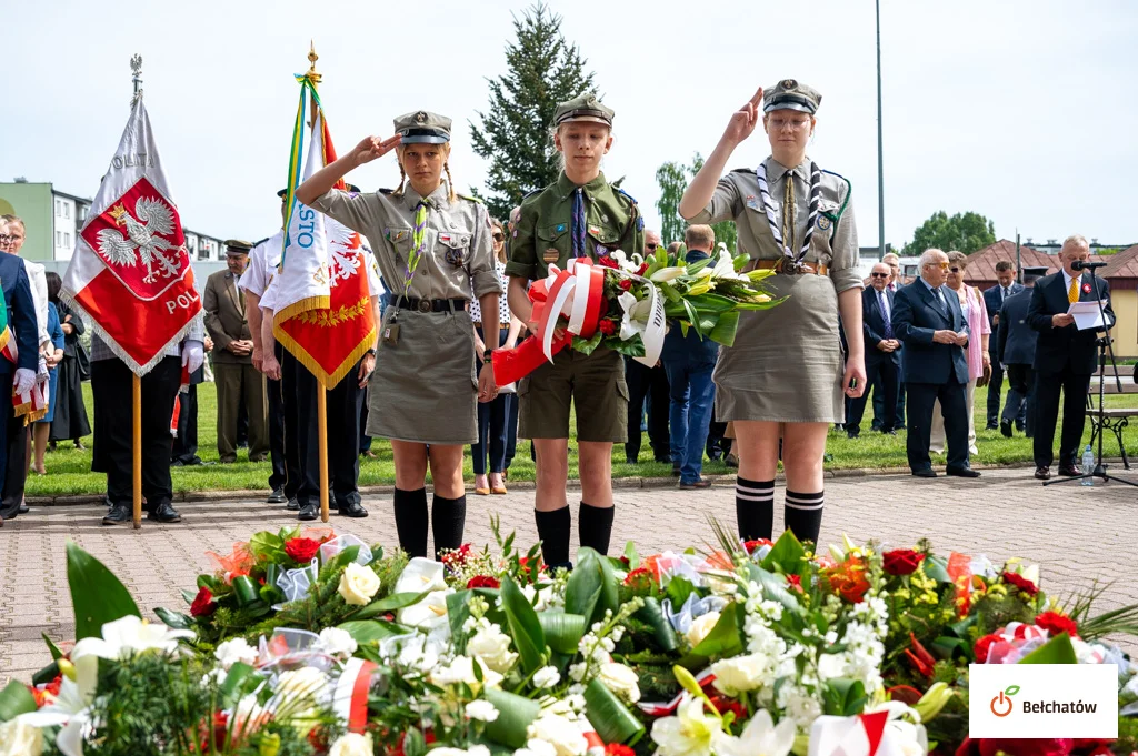 Uczcili rocznicę uchwalenia Konstytucji 3 Maja. Tak wyglądały obchody w Bełchatowie [FOTO] - Zdjęcie główne