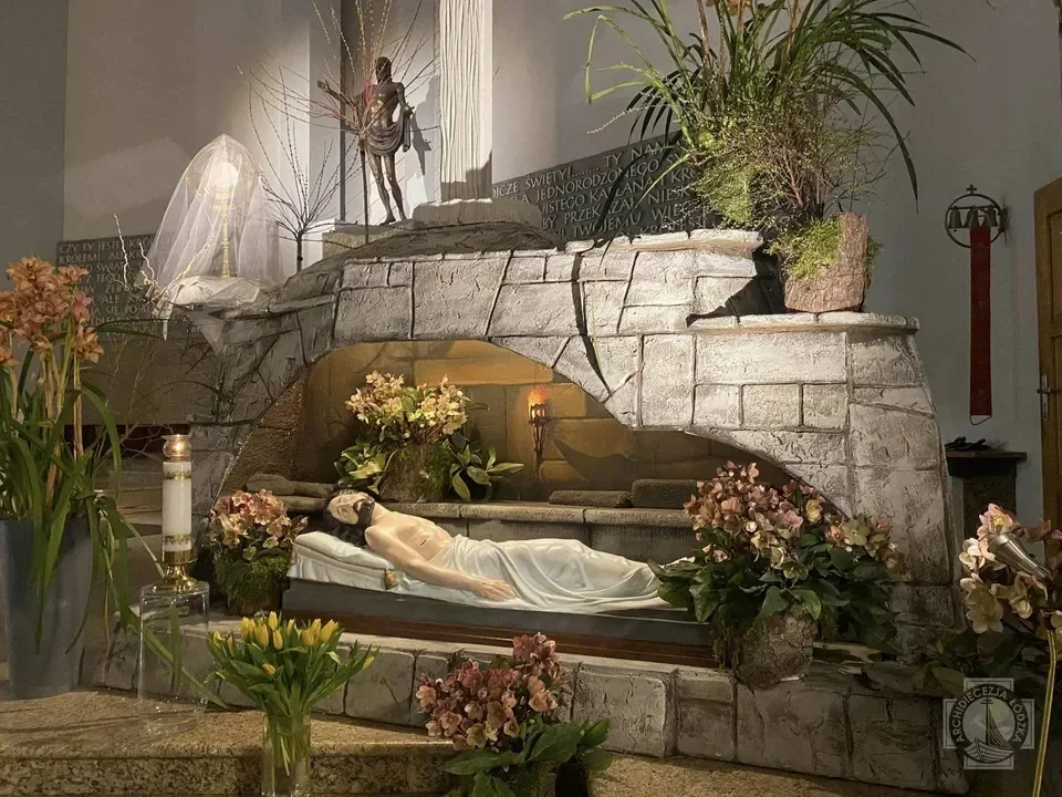 Groby Pańskie w kościołach w Łódzkiem