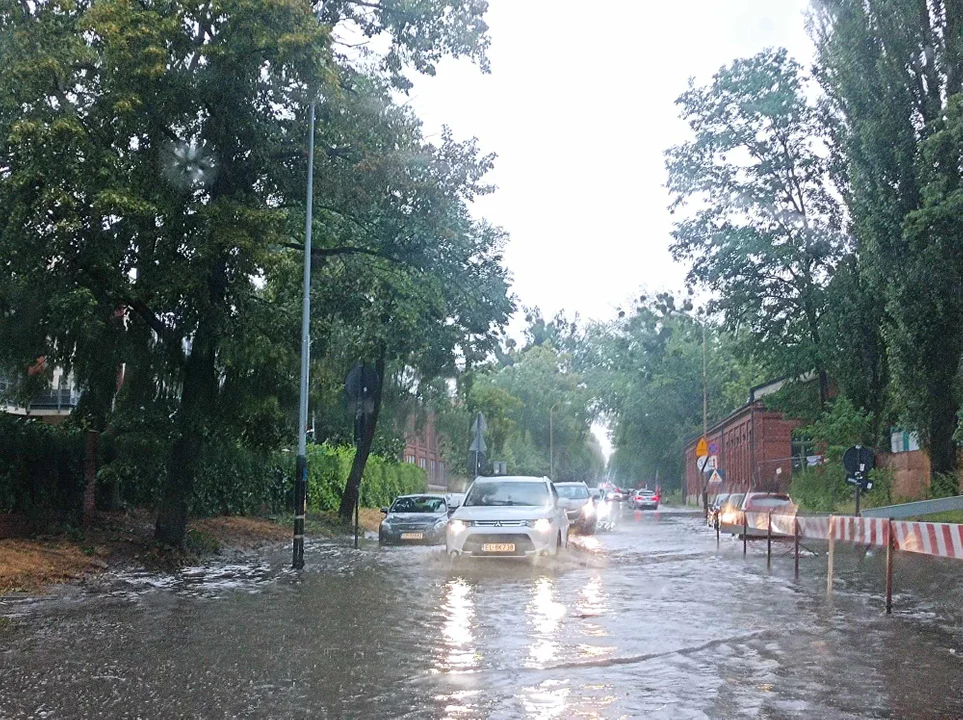 Zalane ulice w Łodzi