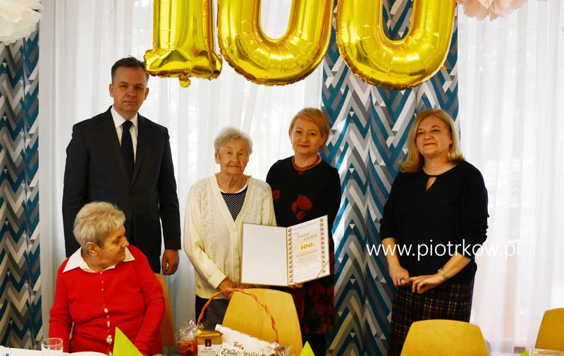 Pani Janina z Piotrkowa skończyła 100 lat! - Zdjęcie główne