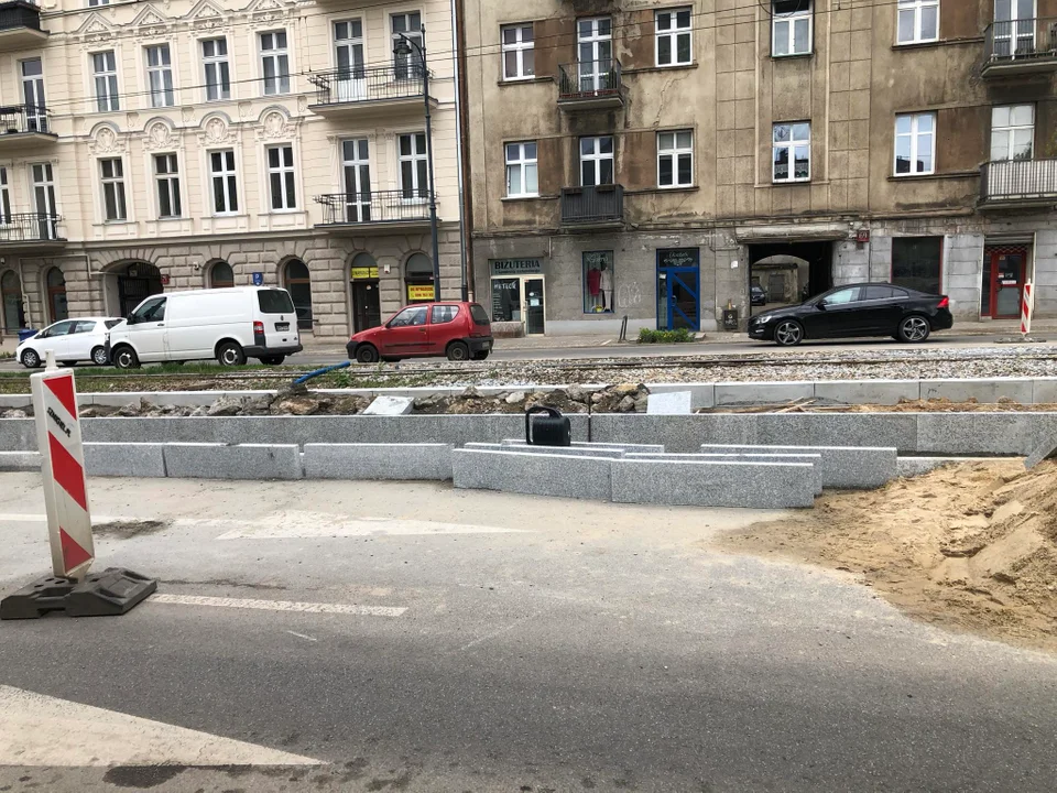 Budowa podwójnych przystanków tramwajowych na Zachodniej w Łodzi