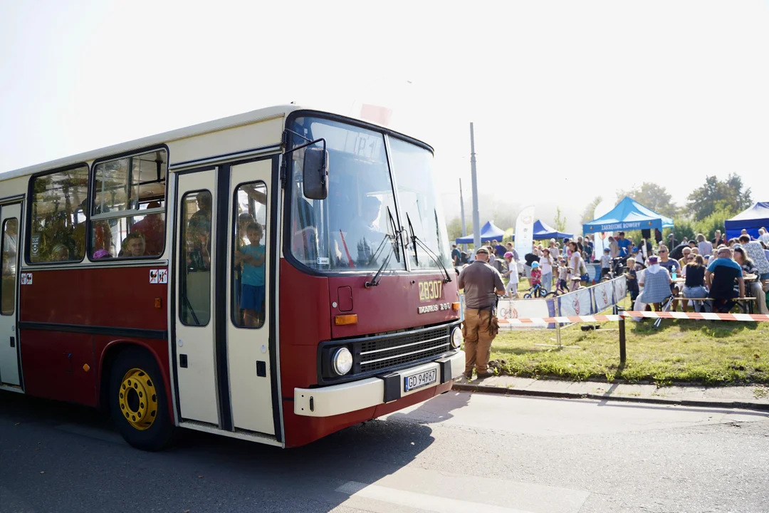 Piknik Komunikacyjny w Brzeźnie. Na miejscu zabytkowy tramwaj, autobus i wiele innych atrakcji [ZDJĘCIA] - Zdjęcie główne