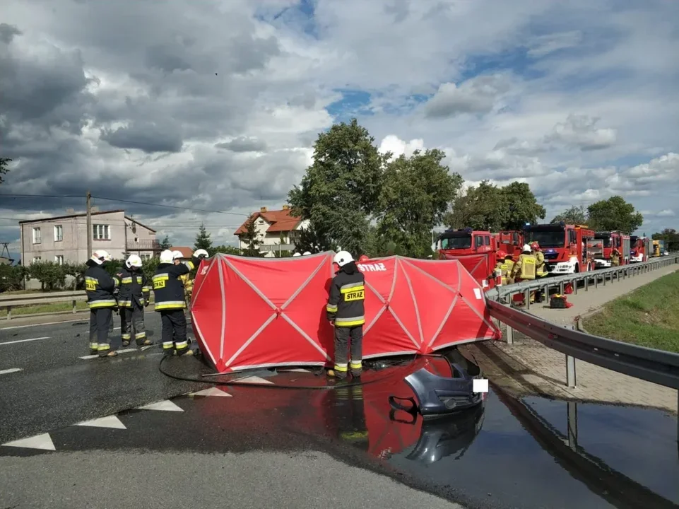 Śmierć trzech osób, w tym dziecka. Policja informuje o pierwszych ustaleniach [ZDJĘCIA] - Zdjęcie główne