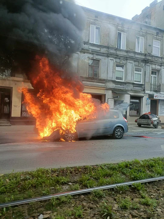 Pożar samochodu marki Renault na Górniaku