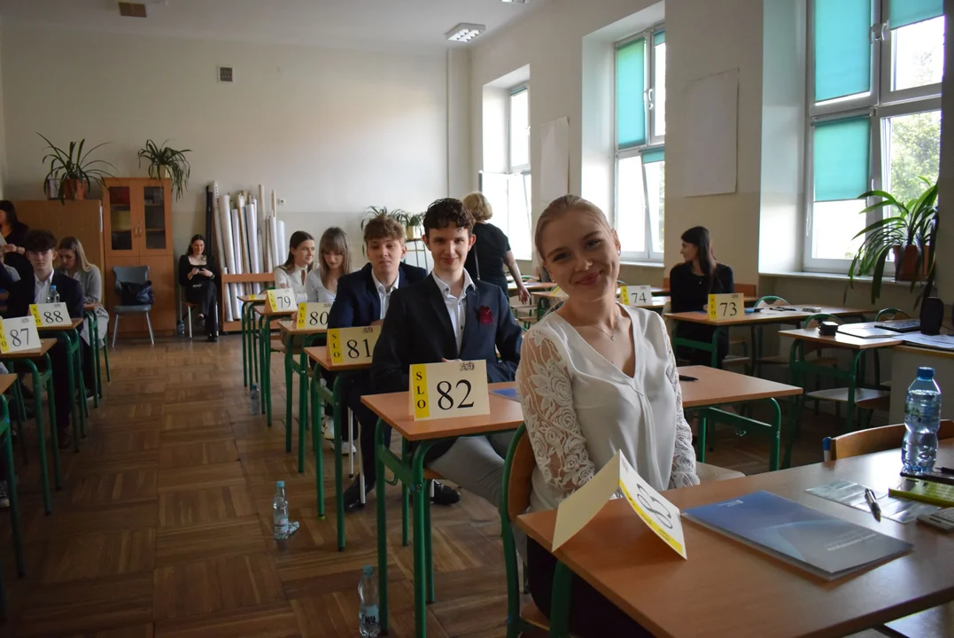 Maturzyści z Traugutta przed egzaminem z matematyki