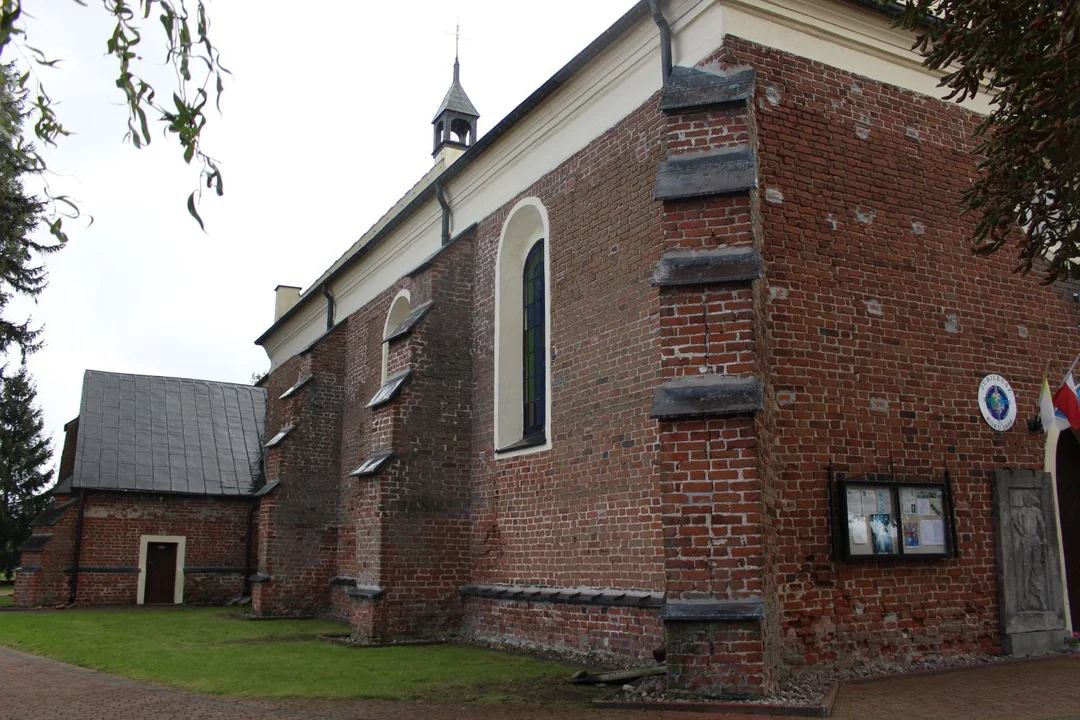W Kutnie i okolicach: Kościół w Orłowie