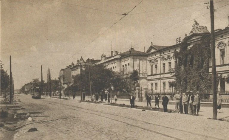 Dom rodziny Krusche i kantor główny firmy (1865) oraz pałac Enderów (1883)