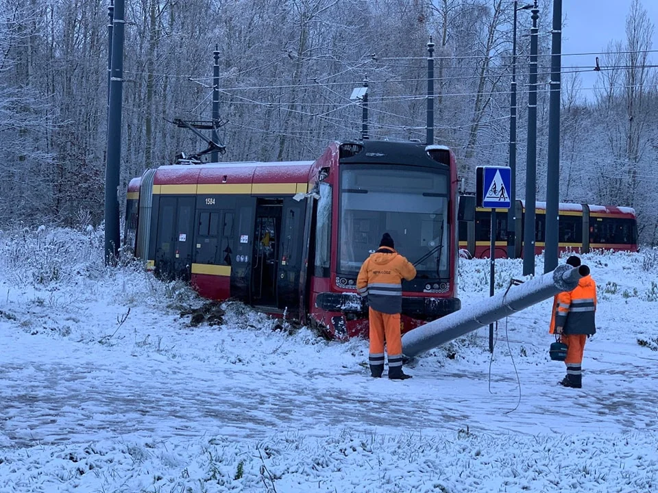 Utrudnienia po wykolejeniu tramwaju MPK Łódź na Olechowie