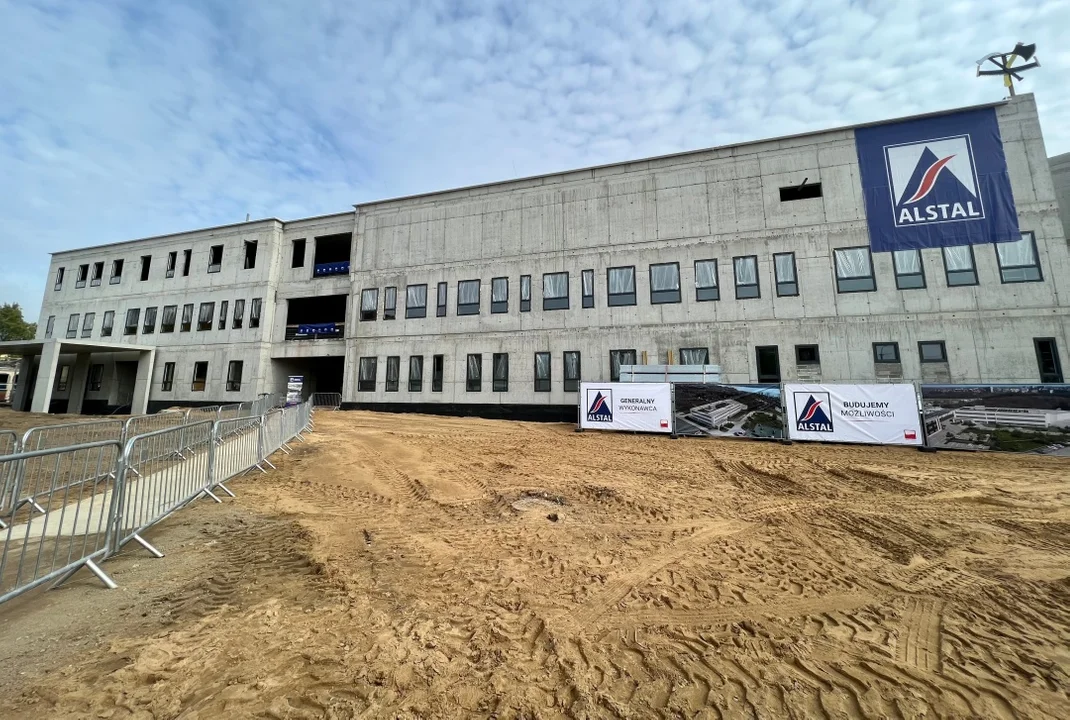 Kolejny etap budowy Centrum Radioterapii w Płocku. Zobacz jak wygląda [ZDJĘCIA] - Zdjęcie główne