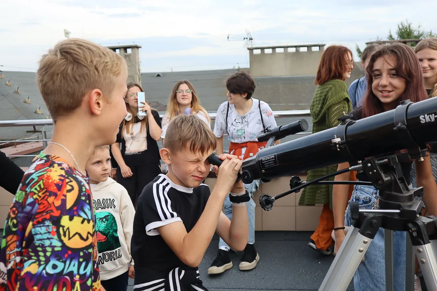 Uczniowie przyglądali się Słońcu. Akcję wsparła polsko-amerykańska fundacja [FOTO] - Zdjęcie główne