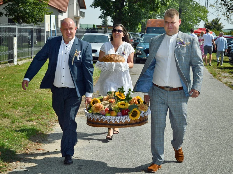 Gminno-parafialne dożynki w Ciechosławicach