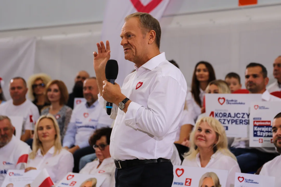 Donald Tusk mobilizował wyborców w Płocku. - Gdzie mogę zatankować diesla [ZDJĘCIA] - Zdjęcie główne