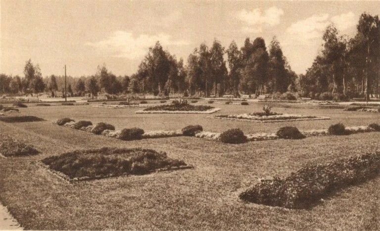Park Wolności (na przejętych w 1919 r. od Niemieckiego Towarzystwa Strzeleckiego utworzono park) (zdjęcie z okresu międzywojennego)