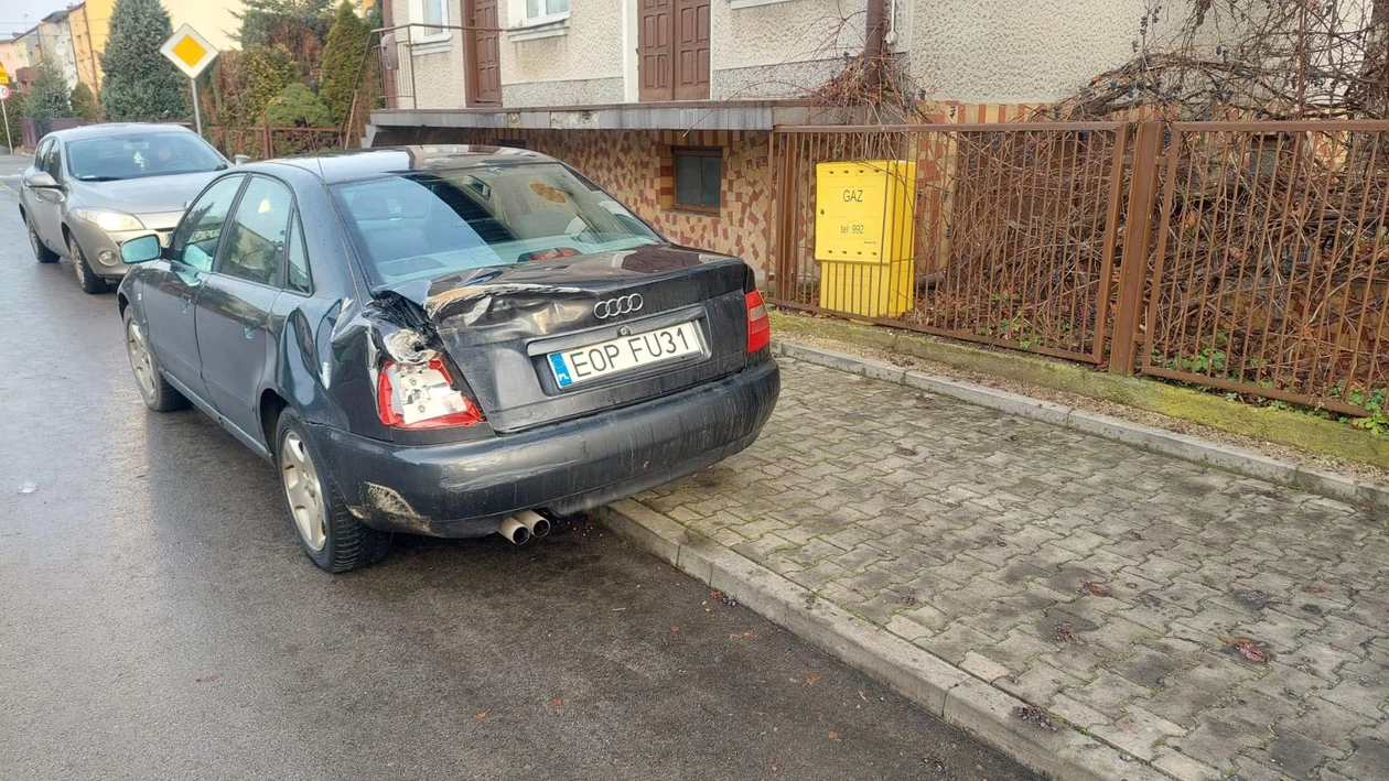 Wypadek miejscowości Ogonowice z udziałem samochodu osobowego i pociagu.