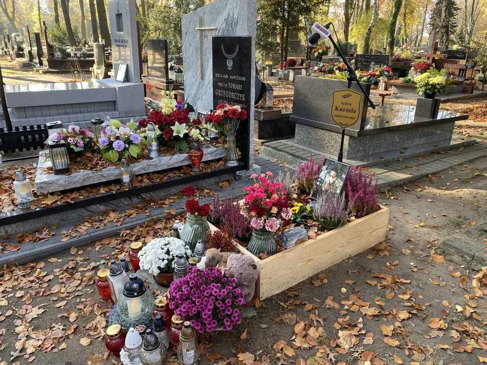 Grób Sylwii Kurzeli w Alei Zasłużonych cmentarza na Dołach