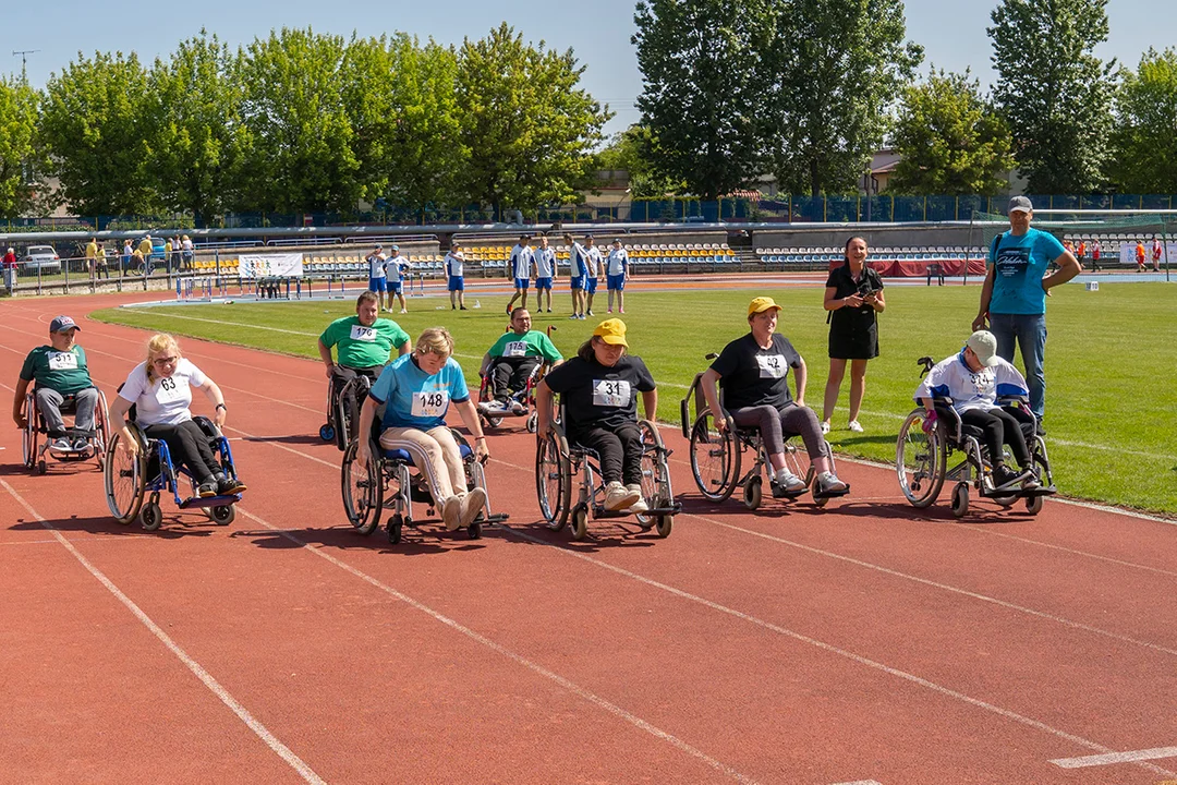 Olimpiada Osób Niepełnosprawnych w Kutnie. Przyjechało ponad 600 zawodników [ZDJĘCIA] - Zdjęcie główne
