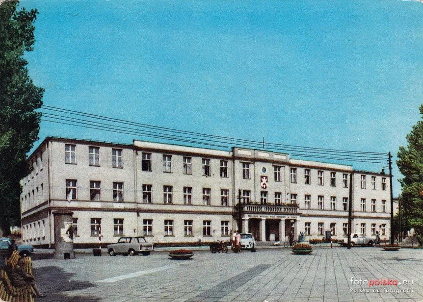 Ratusz, szpital i Malinka. Zobacz archiwalne zdjęcia z lat 60. i 70. [galeria] - Zdjęcie główne