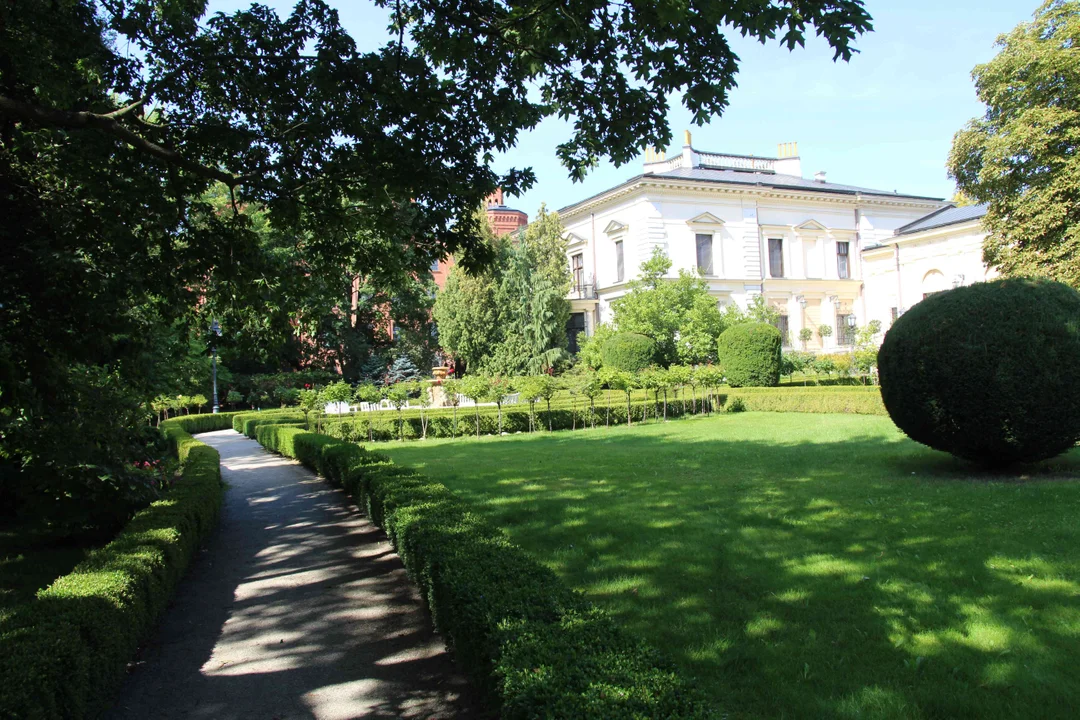 Zachwycający ogród Muzeum Pałacu Herbsta