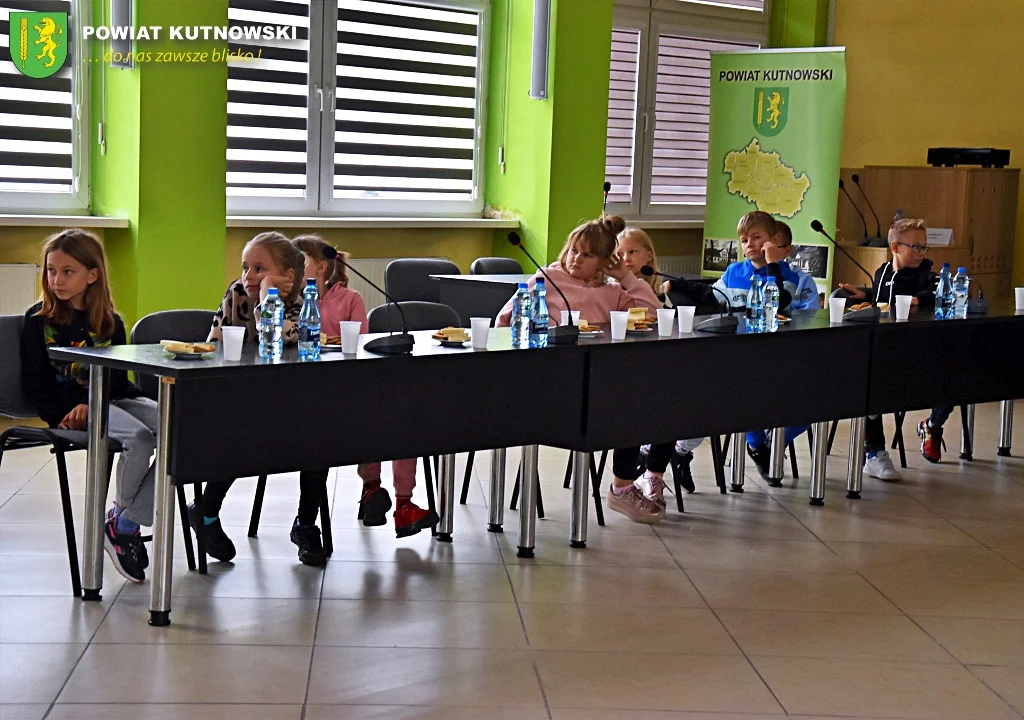 Wizyta uczniów Szkoły Podstawowej nr 1 w siedzibie Starostwa Powiatowego w Kutnie