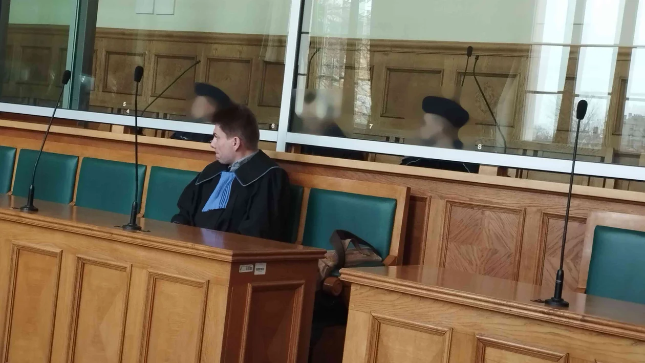 Dla nożownika z Polesia prokurator domaga się dożywotniego więzienia. Czy na wyrok wpłynie dodatkowa opinia biegłych? [ZDJĘCIA] - Zdjęcie główne