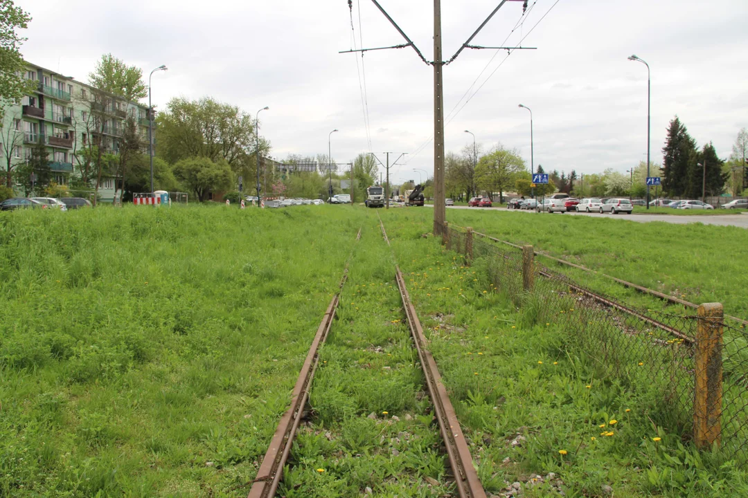 Mieszkańcy Dąbrowy czekają na powrót tramwajów MPK