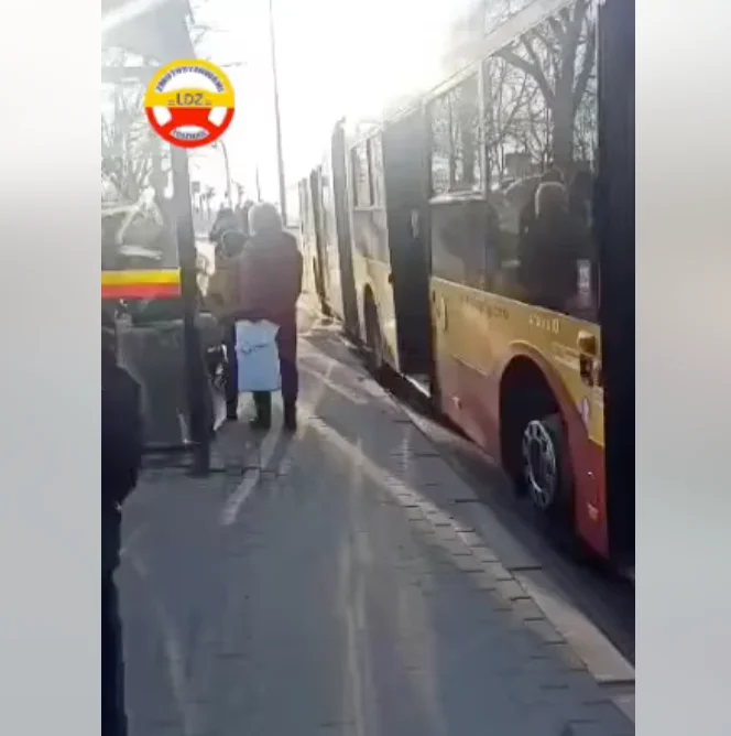 Zepsuty autobus w Łodzi