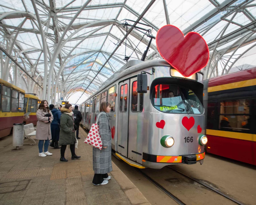 Walentynkowy tramwaj dla zakochanych w Łodzi. Będzie kursował tylko 14 lutego i tylko na jednej trasie [ZDJĘCIA] - Zdjęcie główne