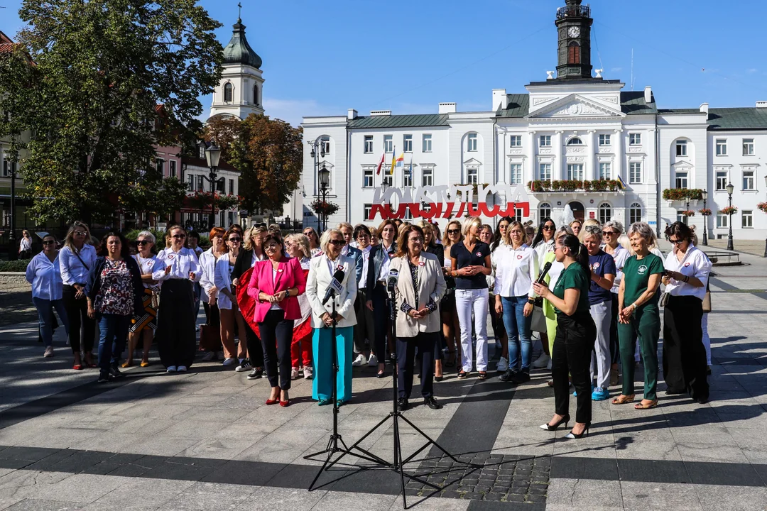 Koalicja Obywatelska w Płocku zachęcała kobiety do pójścia na wybory [ZDJĘCIA] - Zdjęcie główne