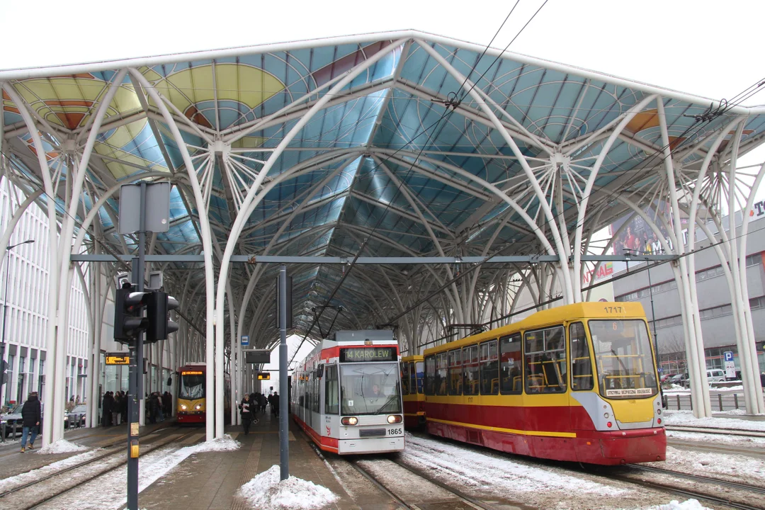 Interwencja służb na Piotrkowskiej Centrum w Łodzi