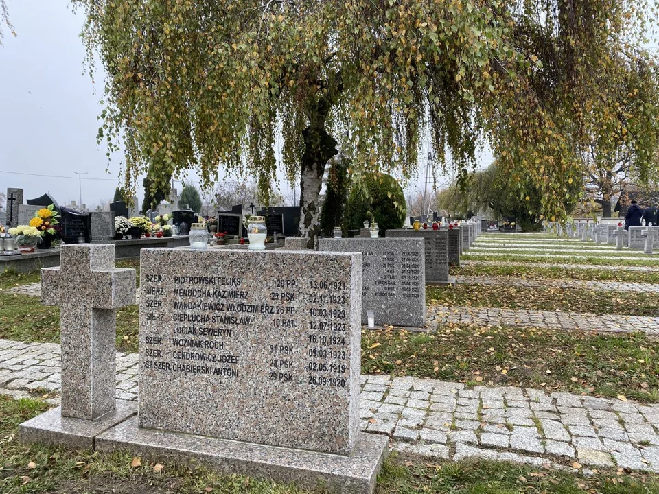 Cmentarz na Zarzewie 1 listopada