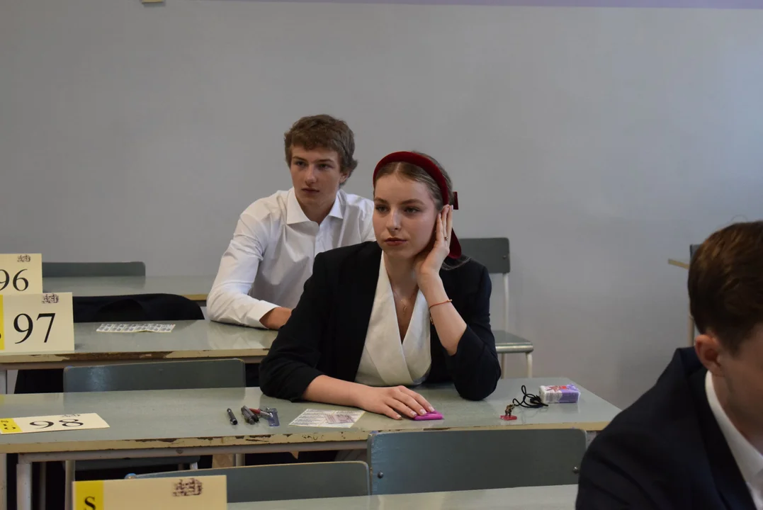 Maturzyści z Traugutta przed egzaminem z matematyki