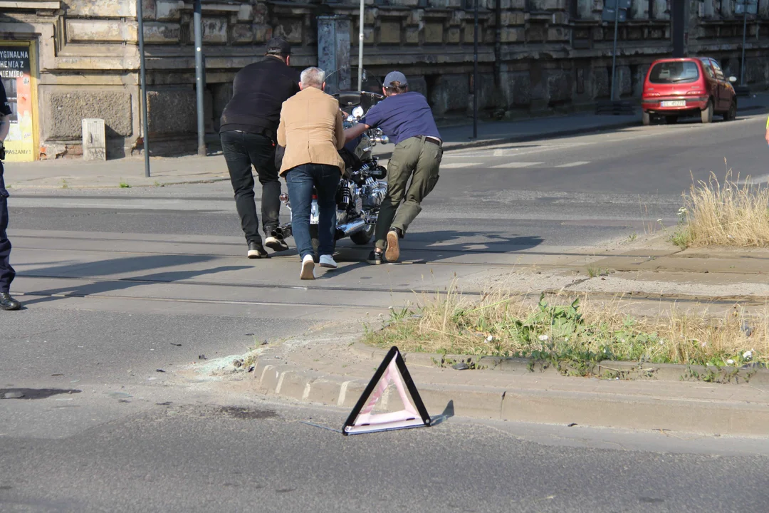 Kolizja samochodu z motocyklem na Zachodniej