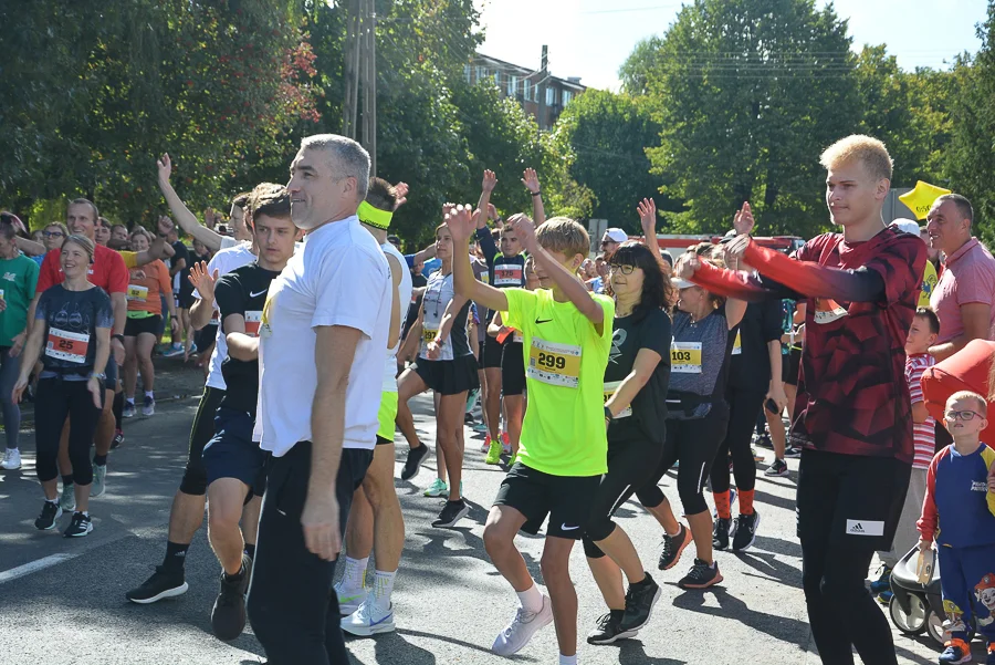 Biegacze rywalizowali na ulicach Zelowa. Kto w tym roku był najlepszy? [FOTO] - Zdjęcie główne