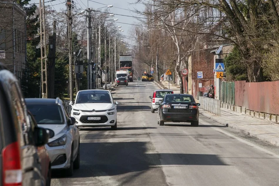 Remont ważnej ulicy na Rudzie Pabianickiej dobiega końca. Autobusy zmienią swoje trasy - Zdjęcie główne