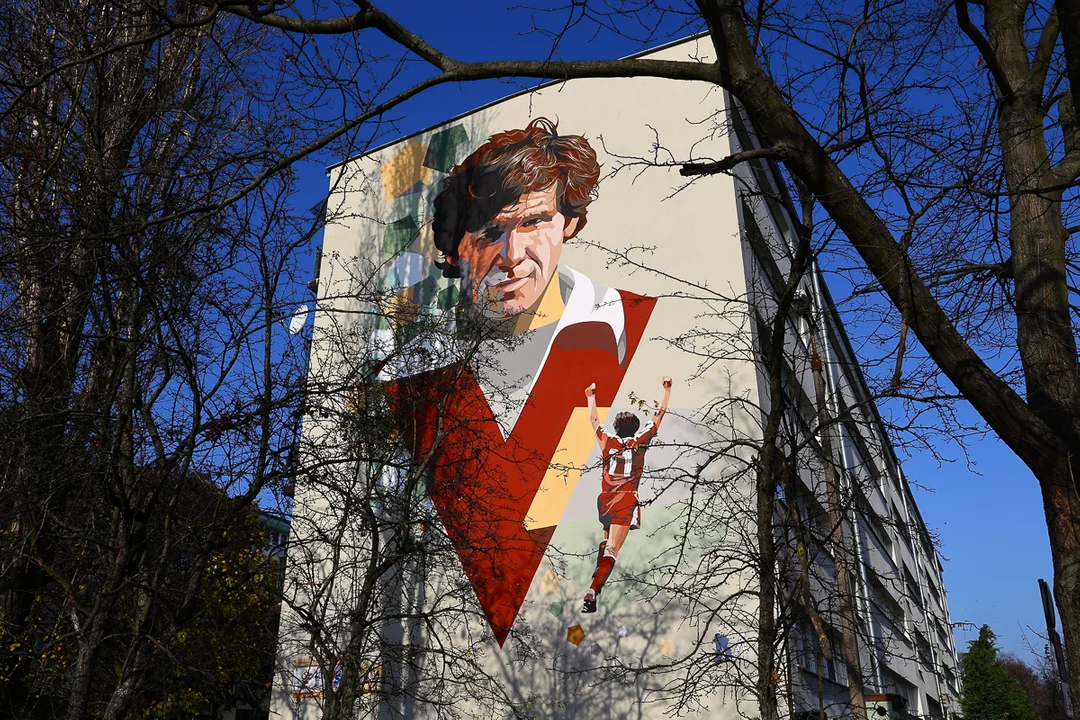 Mural Włodzimierza Smolarka na Widzewie odsłonięty. Powstawał przez 9 dni [zdjęcia] - Zdjęcie główne