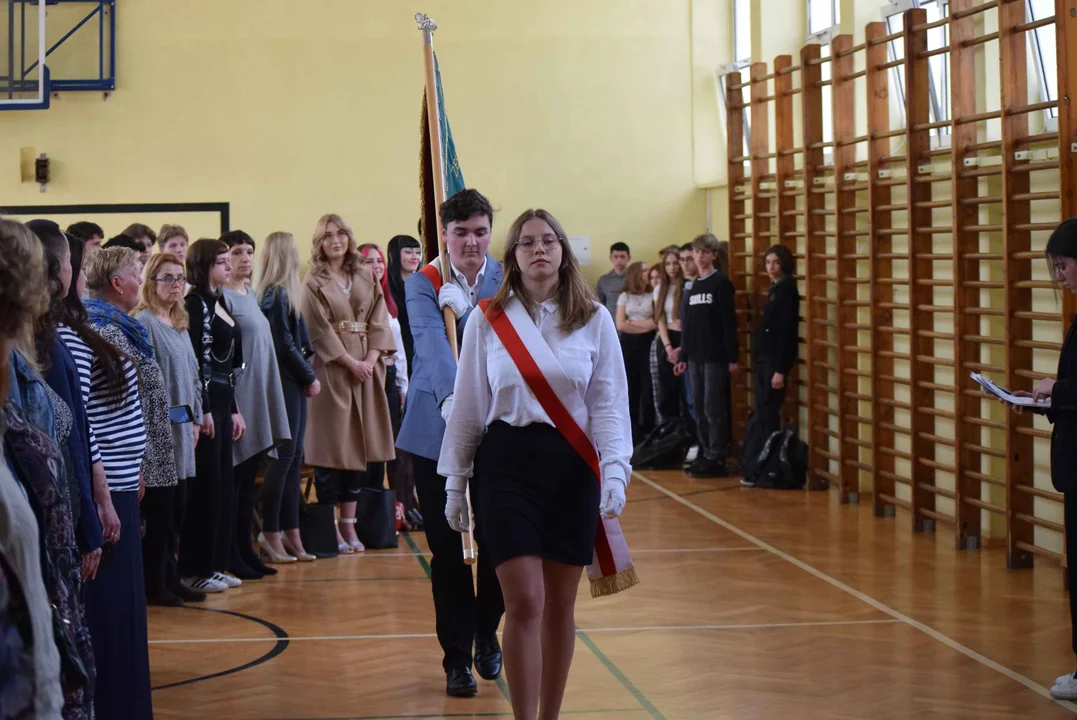 Zespół Szkół Rzemiosła w Łodzi pożegnał maturzystów. To były chwile pełne wzruszeń
