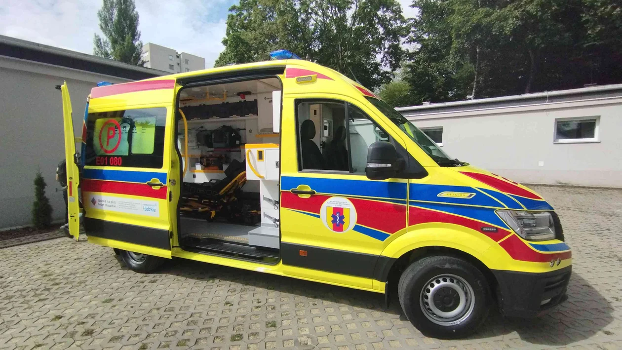 Wojewódzka Stacja Ratownictwa Medycznego w Łodzi ma nowoczesny ambulans. Jego zakup był możliwy dzięki budżetowi obywatelskiemu [ZDJĘCIA] - Zdjęcie główne