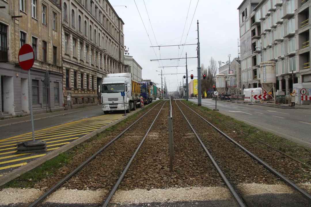 Budowa przystanku kolejowego Łódź Śródmieście - stan na 18.03.2024 r.