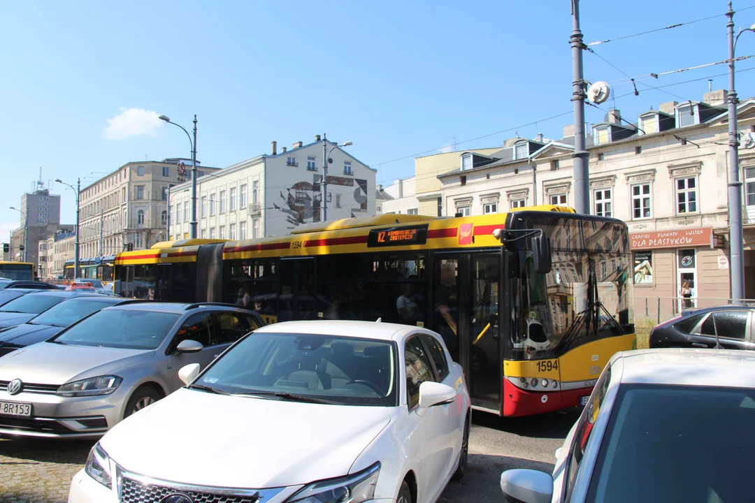 Potężne utrudnienia dla podróżnych MPK Łódź na Zachodniej w Łodzi