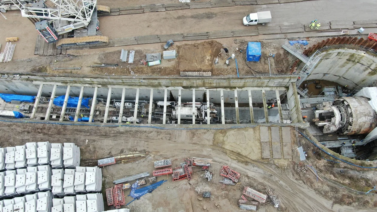 Budowa tunelu kolejowego pod Łodzią - stan na koniec lutego 2024 r.