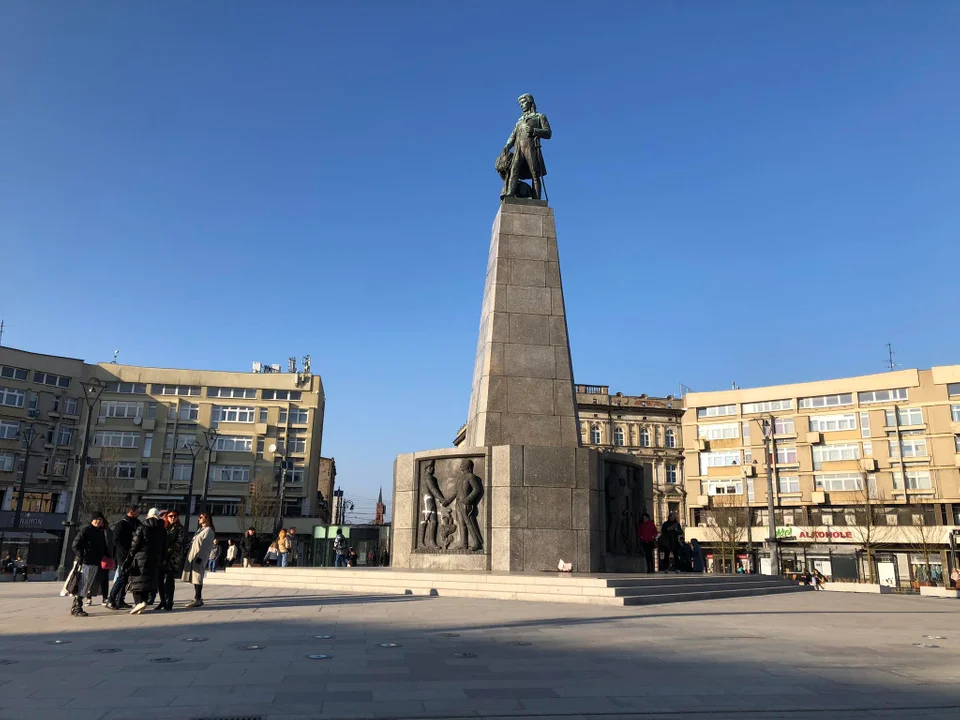 Akt wandalizmu na placu Wolności w Łodzi