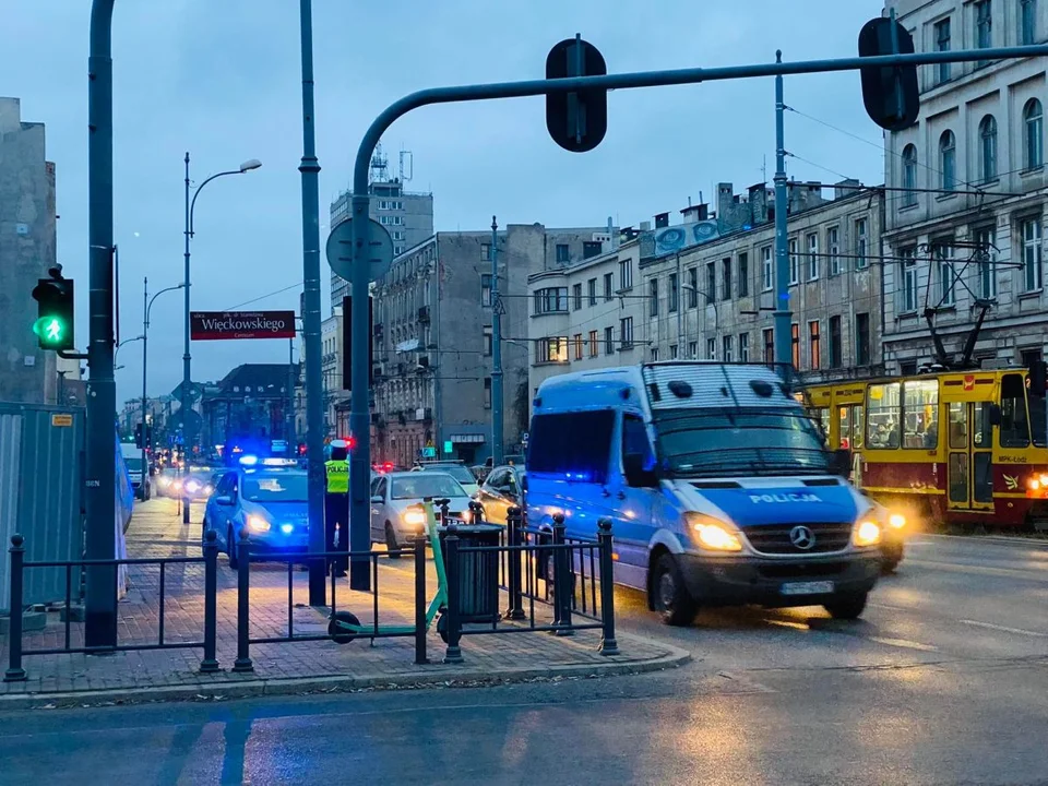 Szczyt OBWE w Łodzi. Pierwsze blokady ulic i korki w centrum [zdjęcia] - Zdjęcie główne