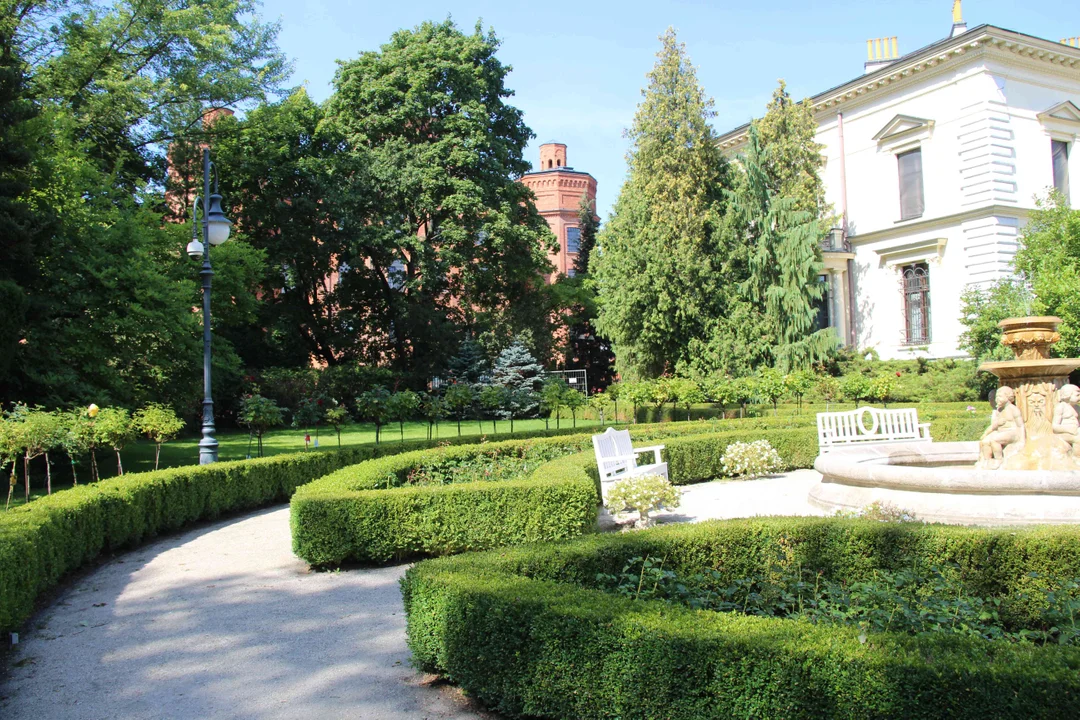 Zachwycający ogród Muzeum Pałacu Herbsta