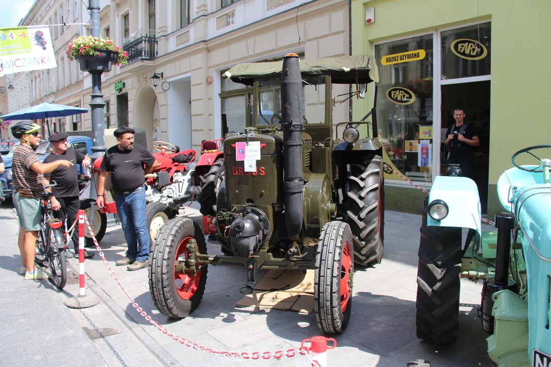 Wystawa motoryzacyjnych klasyków na Piotrkowskiej