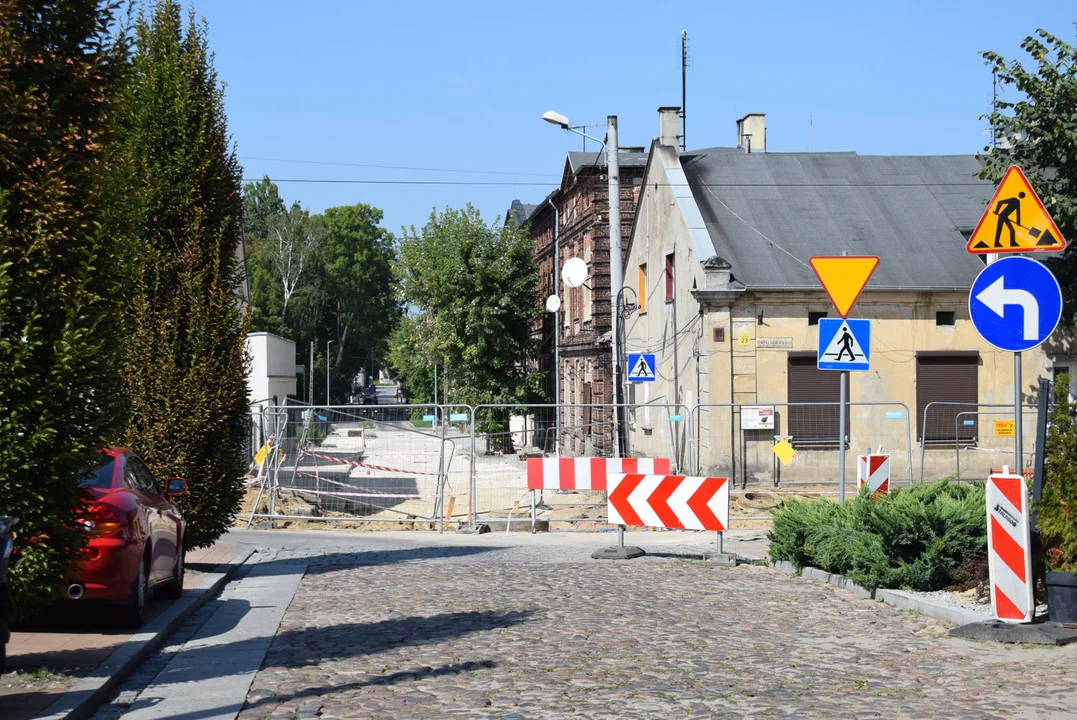 Postęp prac na ulicy Dąbrowskiego w Zgierzu