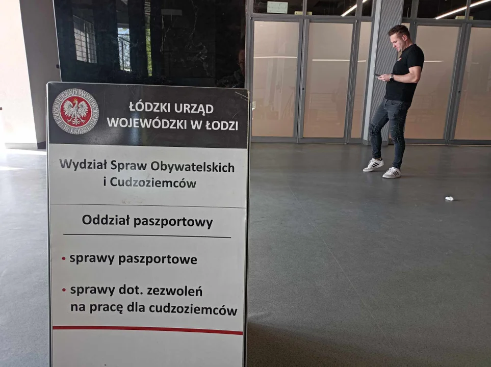 Kolejki po paszport w Łodzi