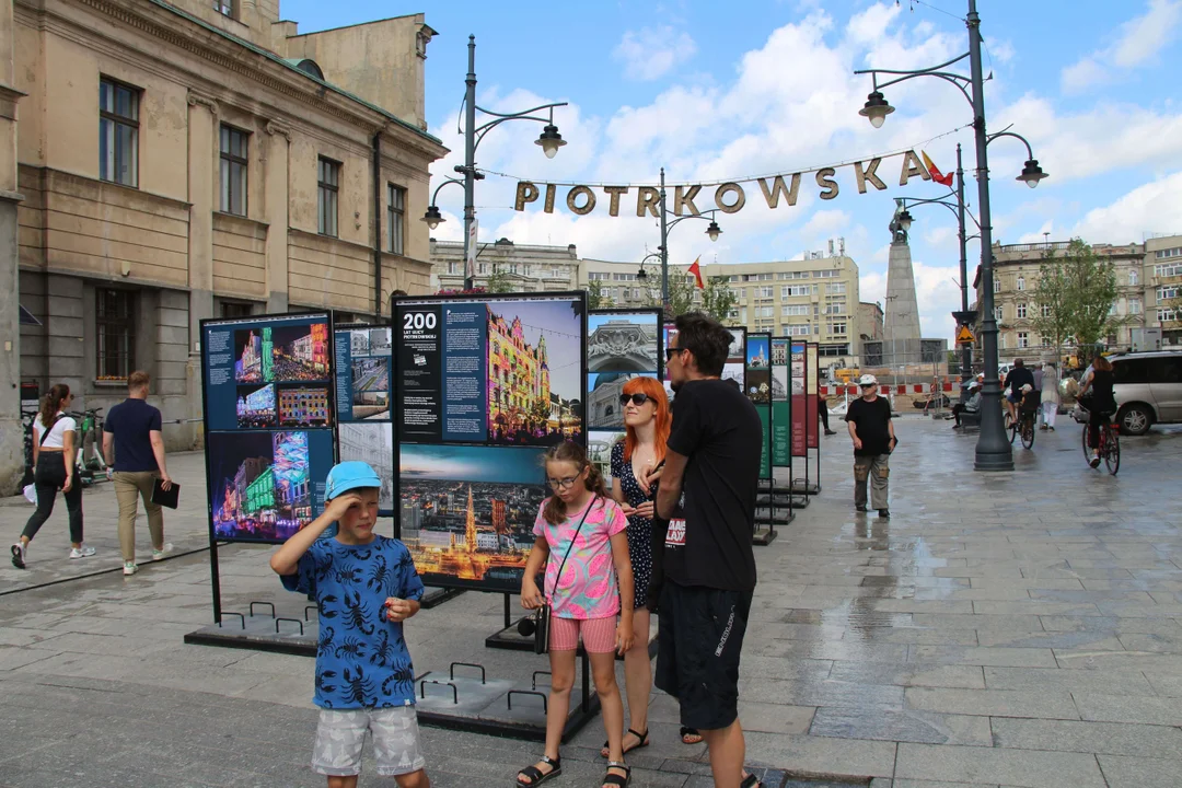 Niezwykłe wystawy o historii naszego miasta na ulicy Piotrkowskiej