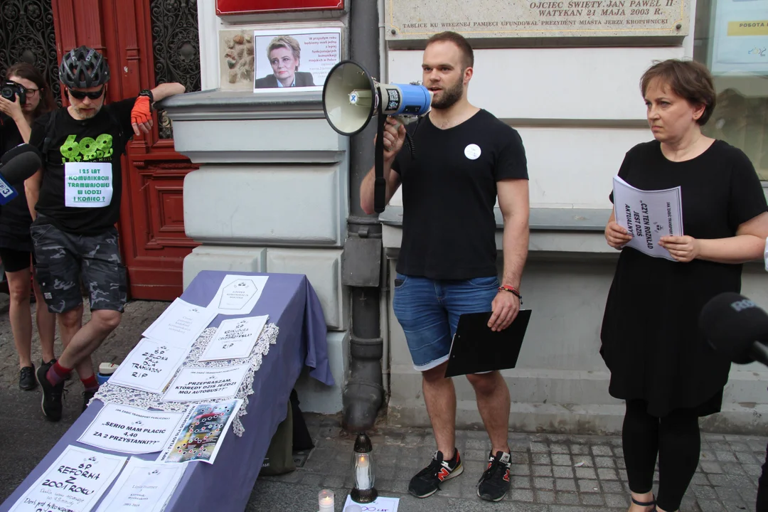 „Pogrzeb Łódzkiej Komunikacji Miejskiej” na Piotrkowskiej